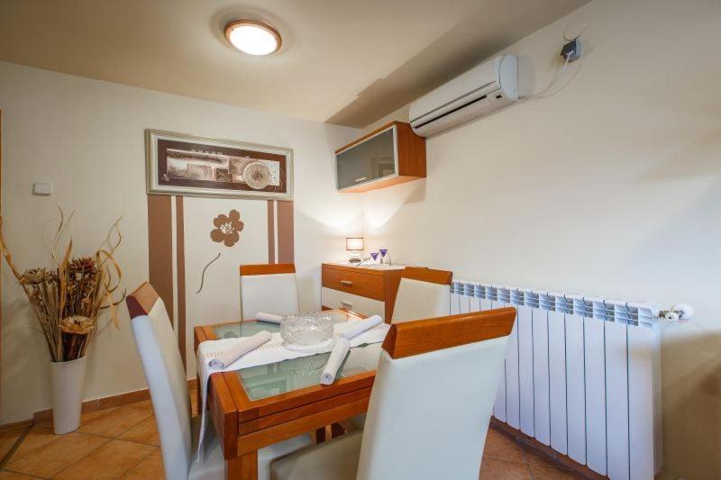 Apartmani Gilda Врсар Экстерьер фото
